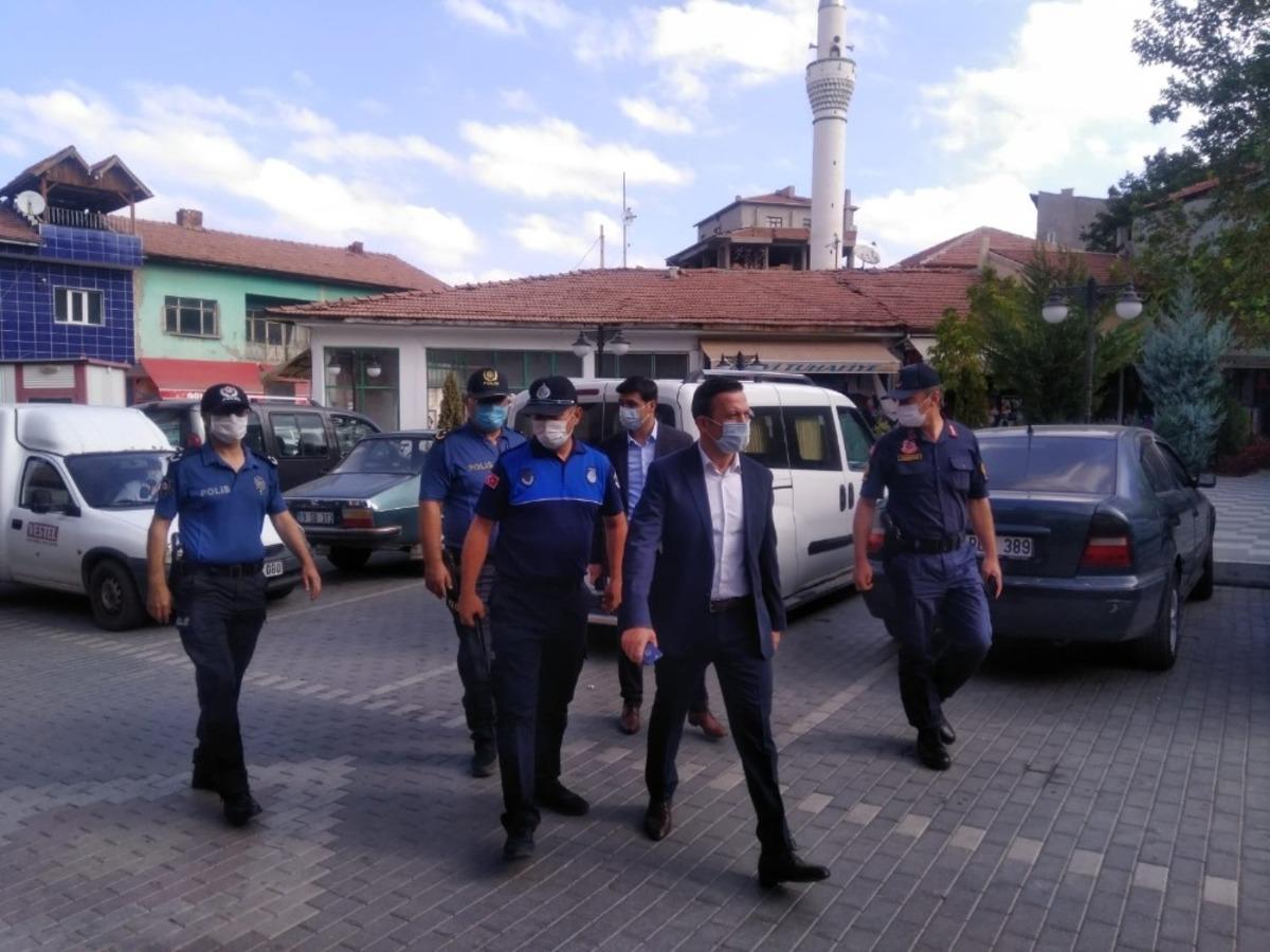 Kaymakam G&ouml;rm&uuml;ş koronavir&uuml;s denetimi yaptı