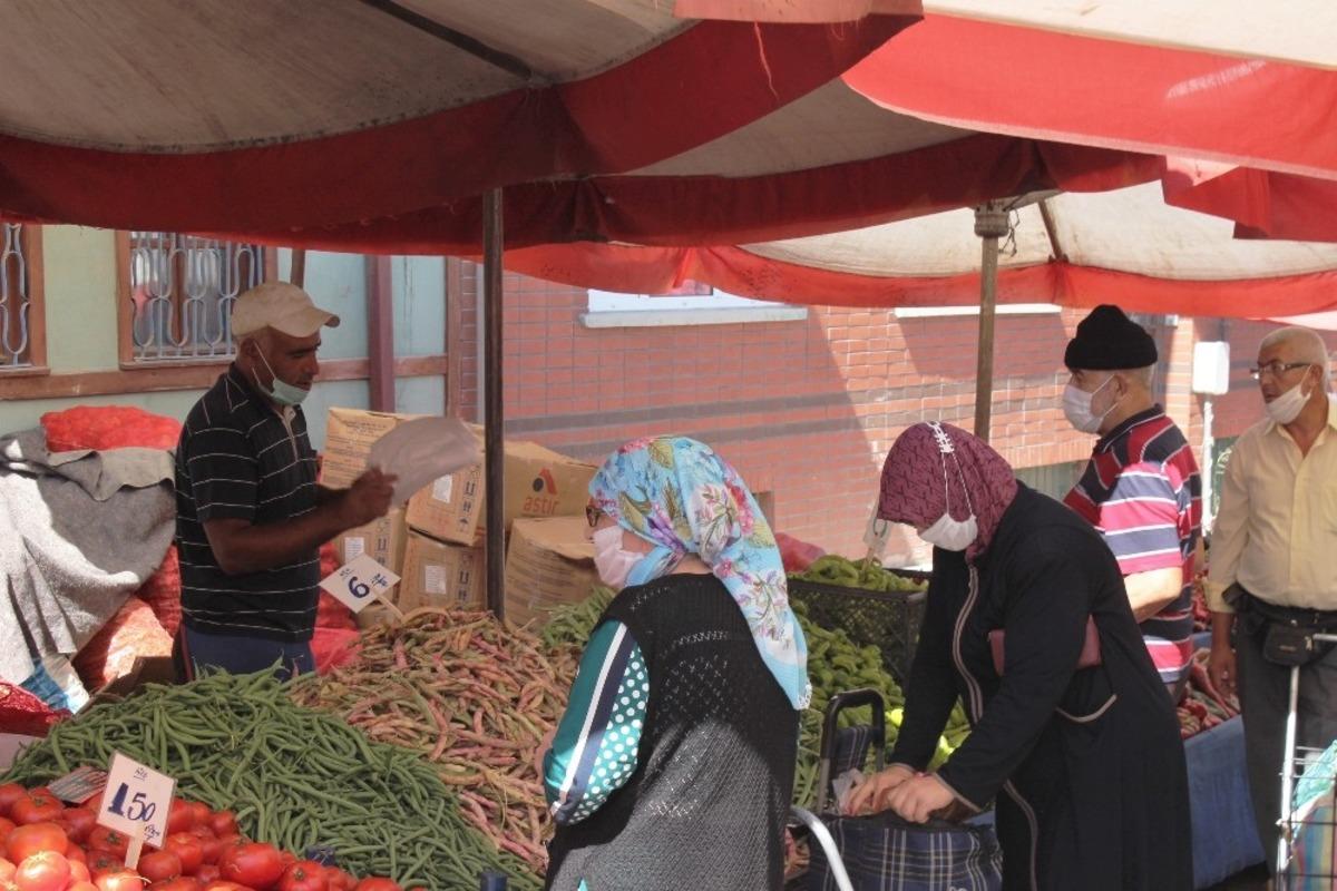 Pazar esnafının maske ihmali