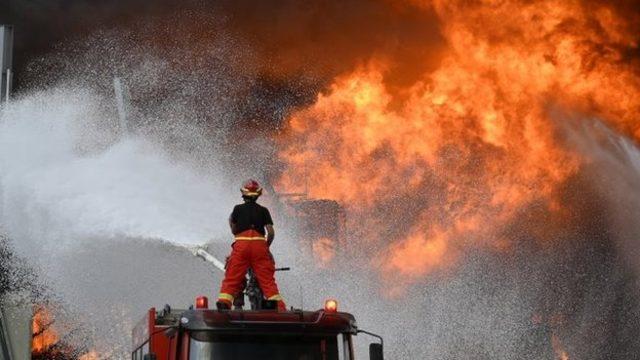Beyrut limanında büyük yangın