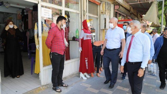 Kaymakam Duran ve Güder’den maske denetimi