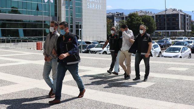 Bolu’da, iç çamaşırında uyuşturucuyla yakalandı