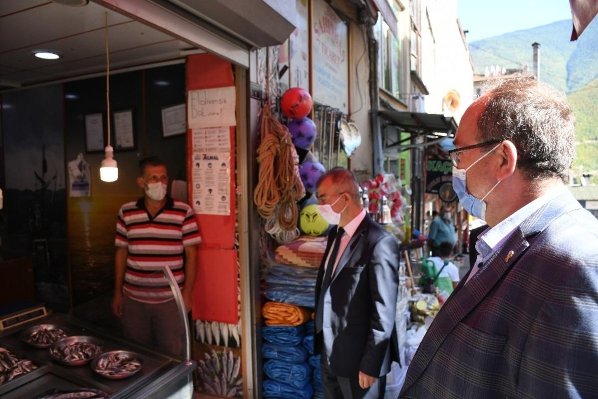 Artvin&rsquo;de vali ve belediye başkanından &rsquo;Korona vir&uuml;s&rsquo; denetimi