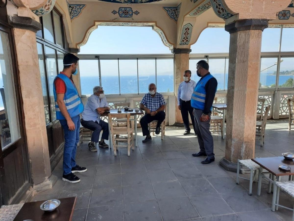 Ahlat&rsquo;ta korona vir&uuml;s denetimleri s&uuml;r&uuml;yor