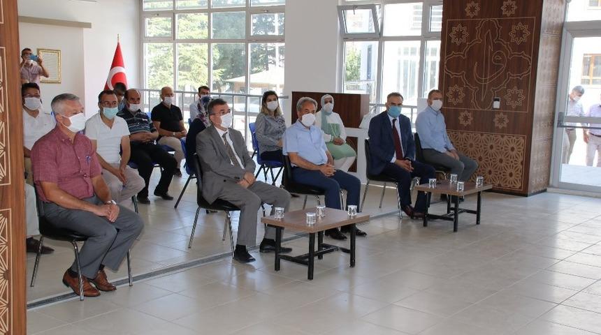 Akşehir&rsquo;de okullara hijyen malzemeleri dağıtımı