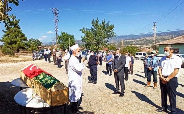 Kıbrıs Gazisi son yolculuğuna uğurlandı G3