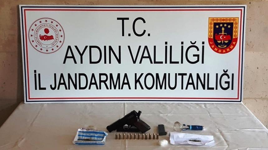 Germencik&rsquo;te ruhsatsız tabanca ve uyuşturucu ele ge&ccedil;irildi