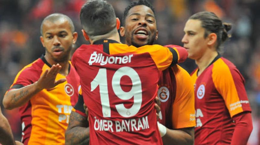 "Galatasaray'da Yılın Sporcusu" ödülünü Ryan Donk kazandı