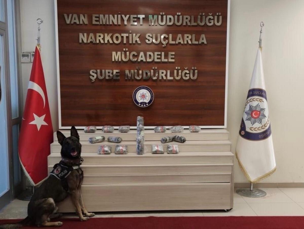 Van&rsquo;da 8 kilo 790 gram uyuşturucu ele ge&ccedil;irildi