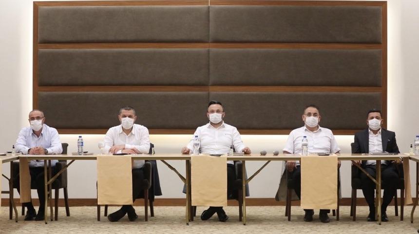 AK Partili Belediye Başkanları, istişare toplantısında bir araya geldi