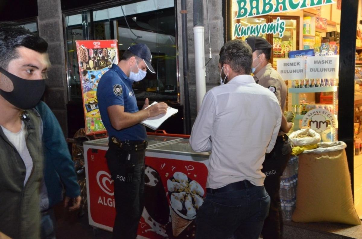 Kars&rsquo;ta polisten Kovid-19 denetimi