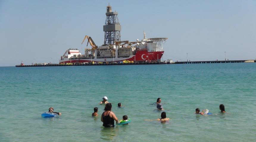 Türk sondaj gemisi Kanuni artık kırmızı-beyaz!