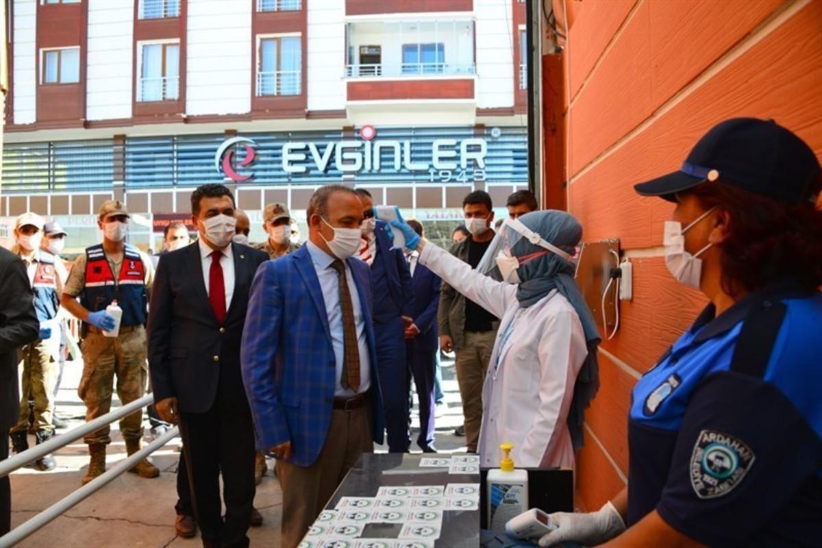 Vali H&uuml;seyin &Ouml;ner başkanlığında, Koronavir&uuml;s denetimleri aralıksız devam ediyor
