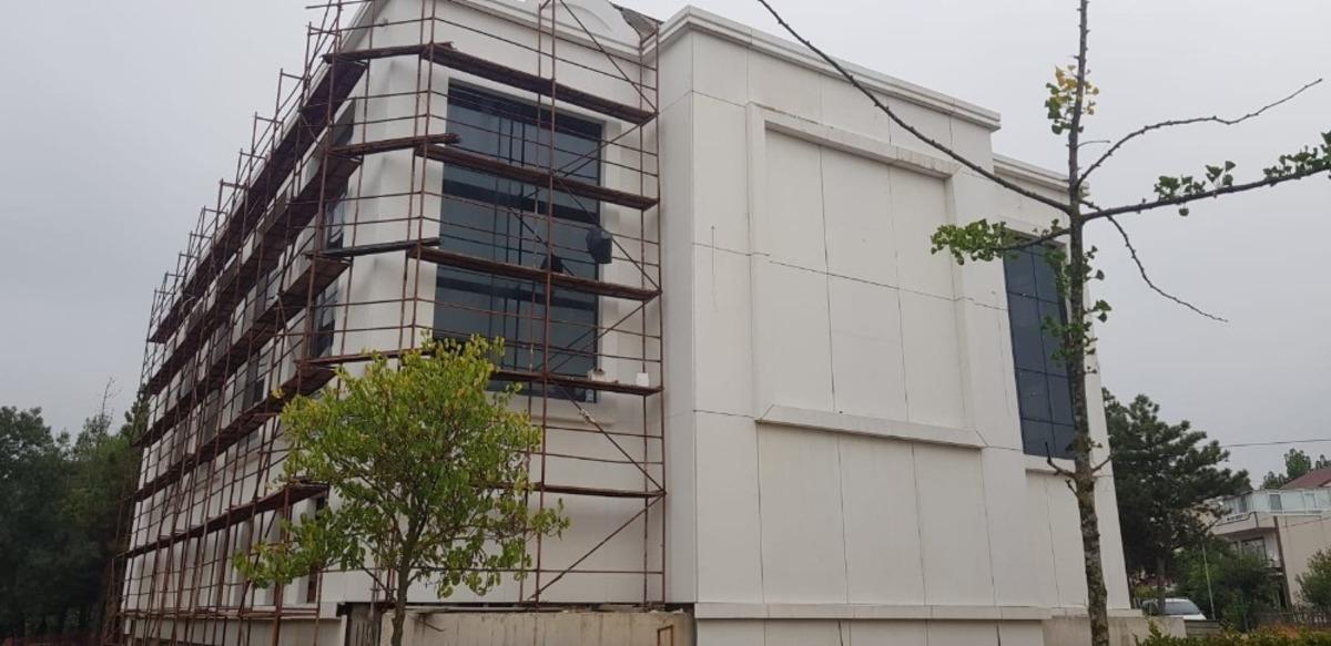 B&uuml;y&uuml;kşehir İstasyon Camii i&ccedil;in kolları sıvadı