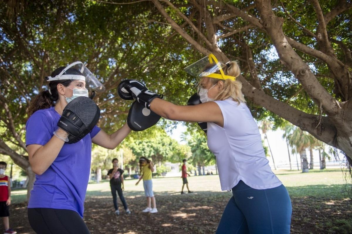B&uuml;y&uuml;kşehir Belediyesinden kadınlara ve &ccedil;ocuklara &lsquo;Kişisel Savunma Eğitimi&rsquo;