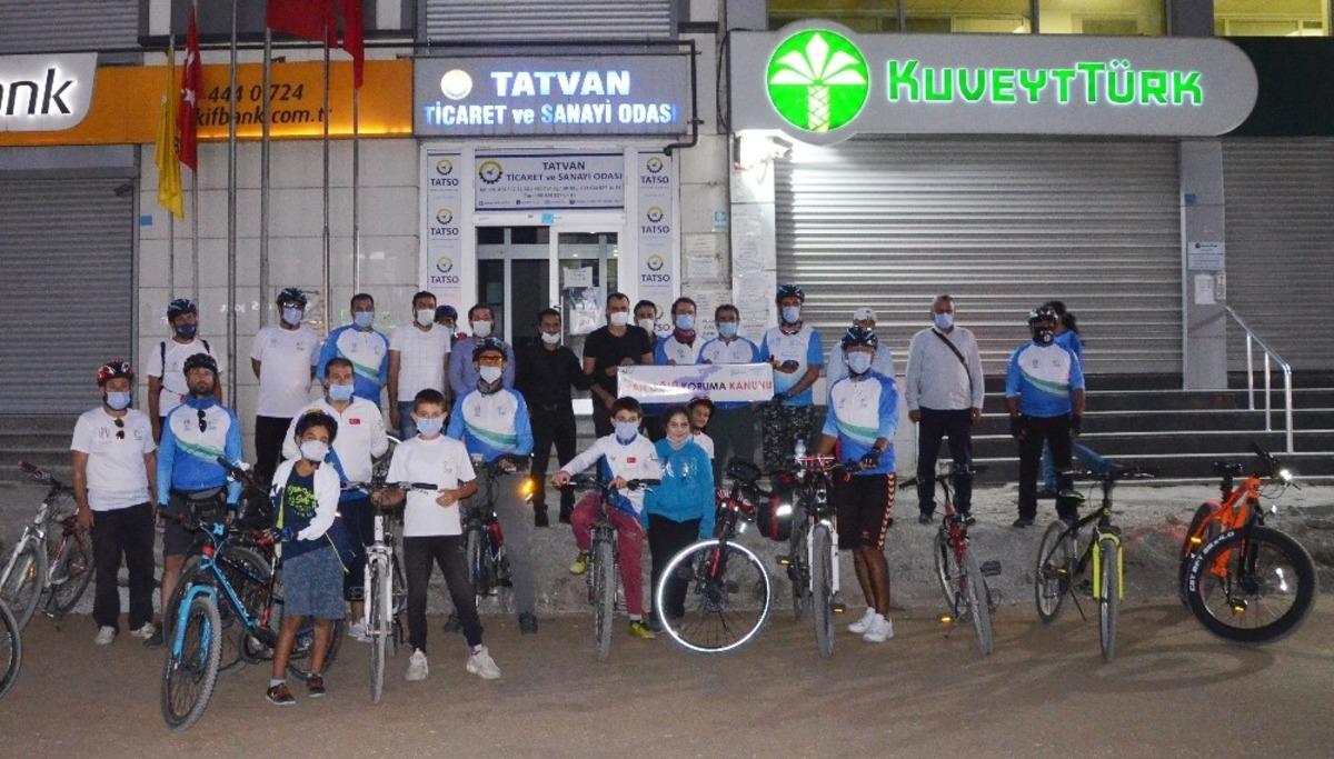 Van G&ouml;l&uuml; i&ccedil;in pedal &ccedil;eviren aktivistler Tatvan&rsquo;da