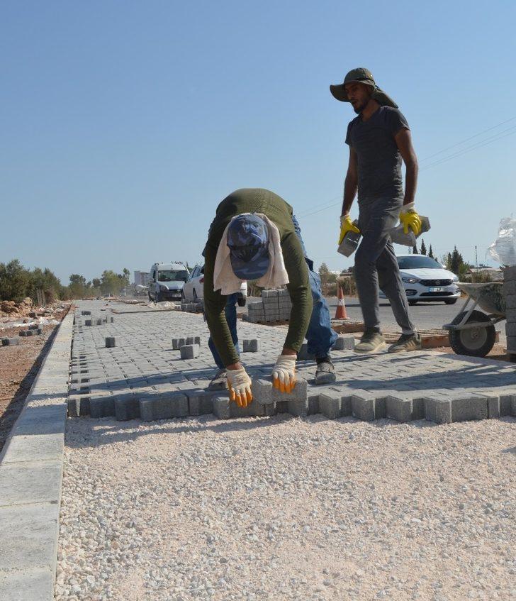 Döşemealtı Cezaevi yoluna kaldırım yapılıyor G3