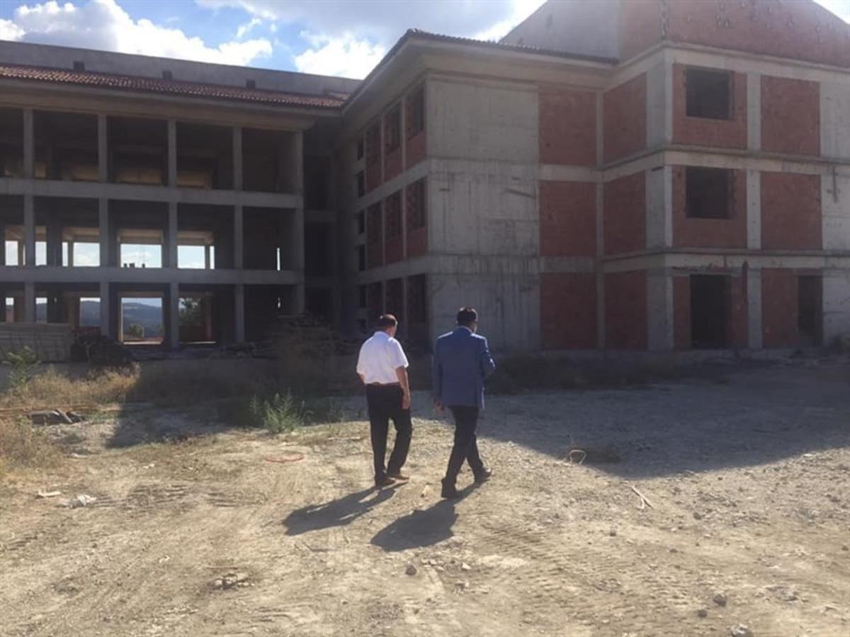 Kaymakam okul inşaatlarını inceledi