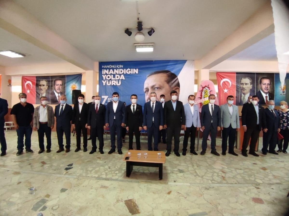 Han&ouml;n&uuml; AK Partide g&ouml;rev değişimi oldu