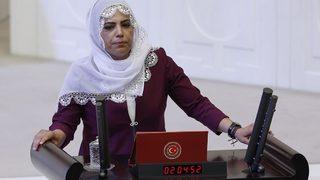 HDP Milletvekili Remziye Tosun'a 10 yıl hapis cezası verildi