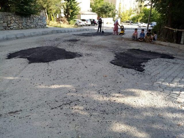 Hakkari’de asfalt ve yol onarım çalışması