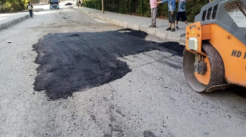 Hakkari&rsquo;de asfalt ve yol onarım &ccedil;alışması
