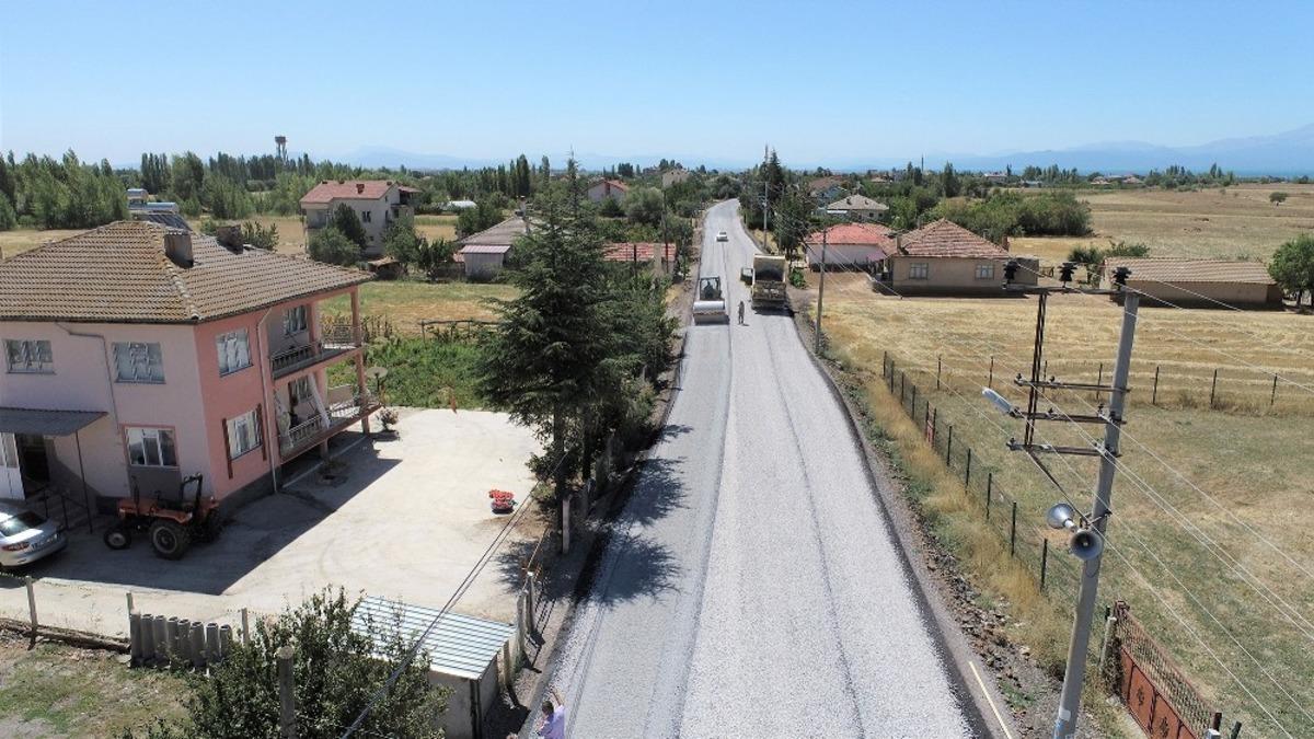 Konya&rsquo;da mahalle yollarında kalite y&uuml;kseliyor