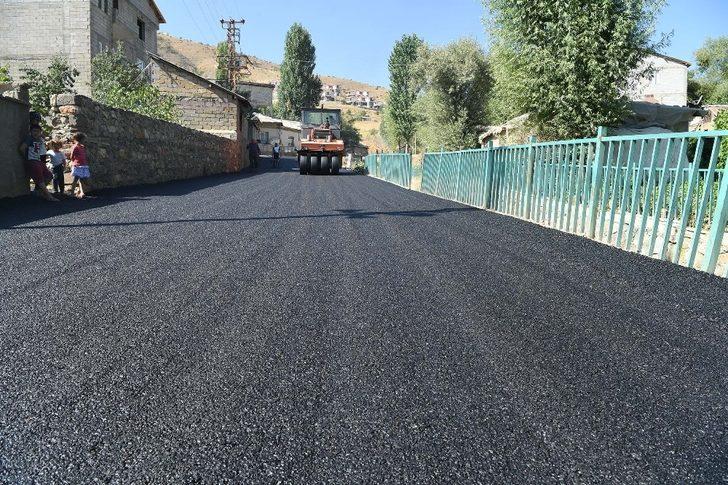 Muş’ta son 45 günde 27 bin ton asfalt serildi G3