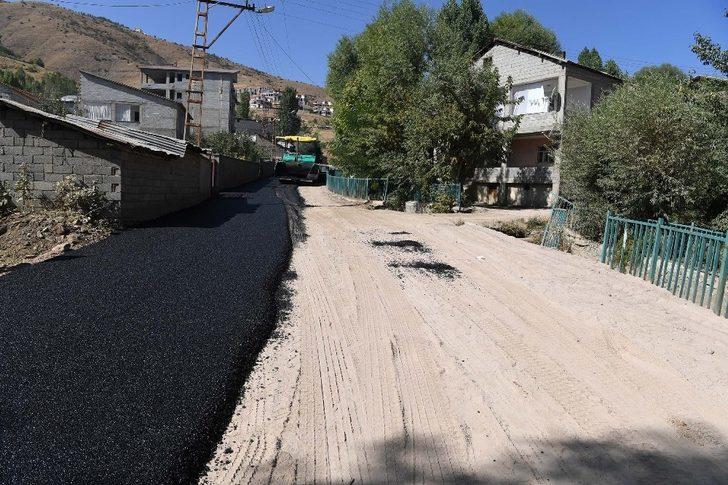 Muş’ta son 45 günde 27 bin ton asfalt serildi G4