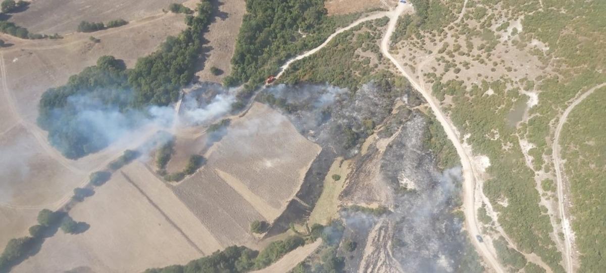 Balıkesir&rsquo;de makilik alanda &ccedil;ıkan yangın s&ouml;nd&uuml;r&uuml;ld&uuml;