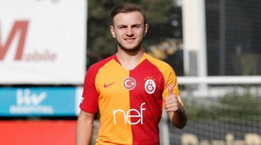 Galatasaraylı Celil Y&uuml;ksel, 900 bin TL karşılığında Adanaspor'a transfer oldu