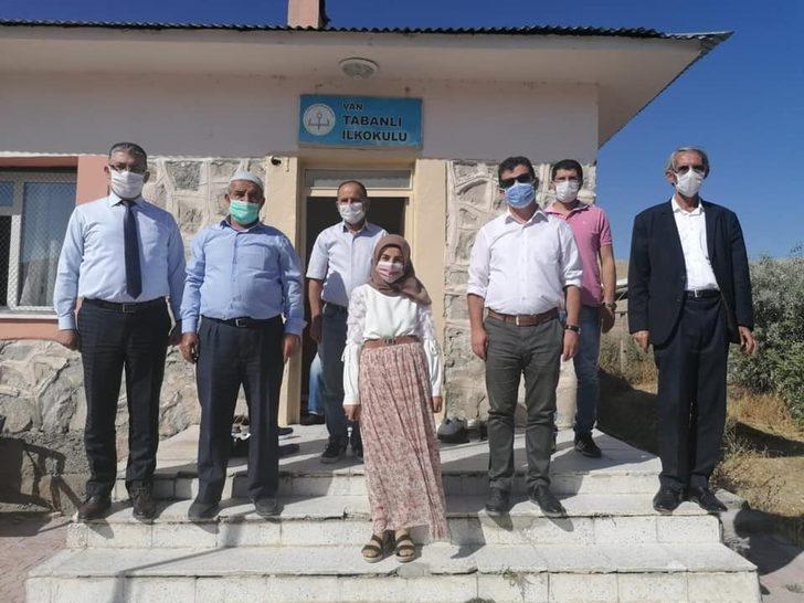 AK Parti’li Başdinç’ten fedakar öğretmene ziyaret G1