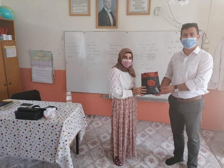 AK Parti’li Başdinç’ten fedakar öğretmene ziyaret G3