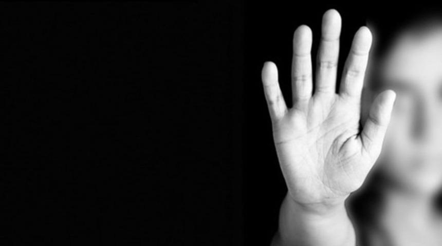 Sınıf &ouml;ğretmeni 27 &ouml;ğrencisine cinsel istismarda bulundu! 800 yıla kadar hapsi istendi