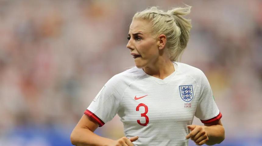 Alex Greenwood'dan olay a&ccedil;ıklama: Aptal değilim, taraftarın sinirini anlıyorum