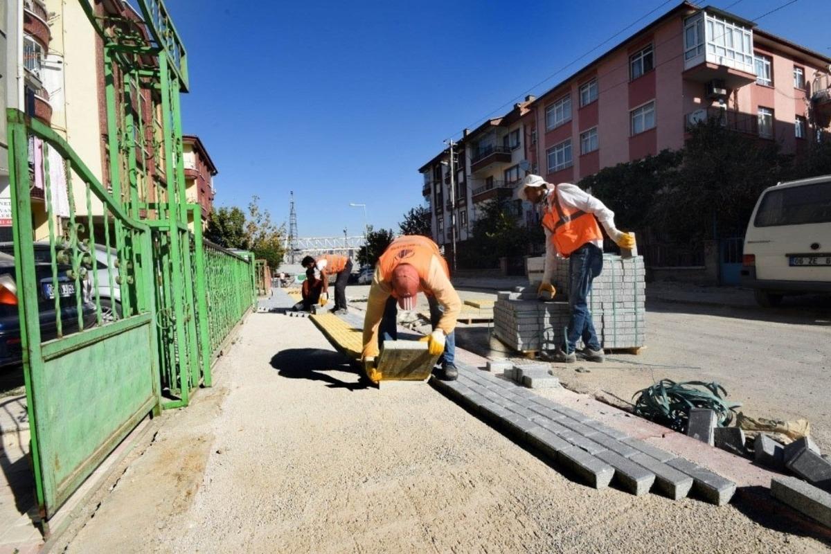 Z&uuml;beyde Hanım&rsquo;a kaldırım atağı