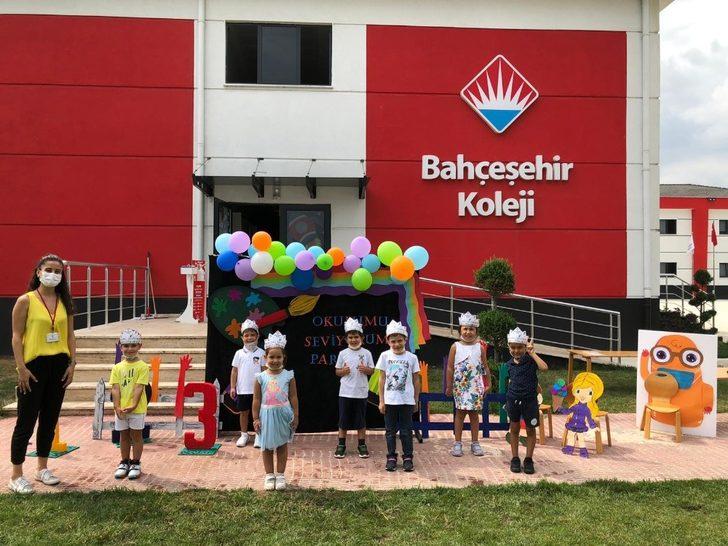 Bahçeşehir kolejinde sosyal mesafeli parti G4