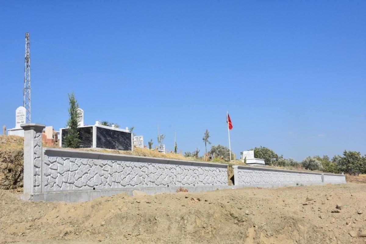 Ortaklar Mezarlığı istinat duvarı &ccedil;alışması tamamlandı