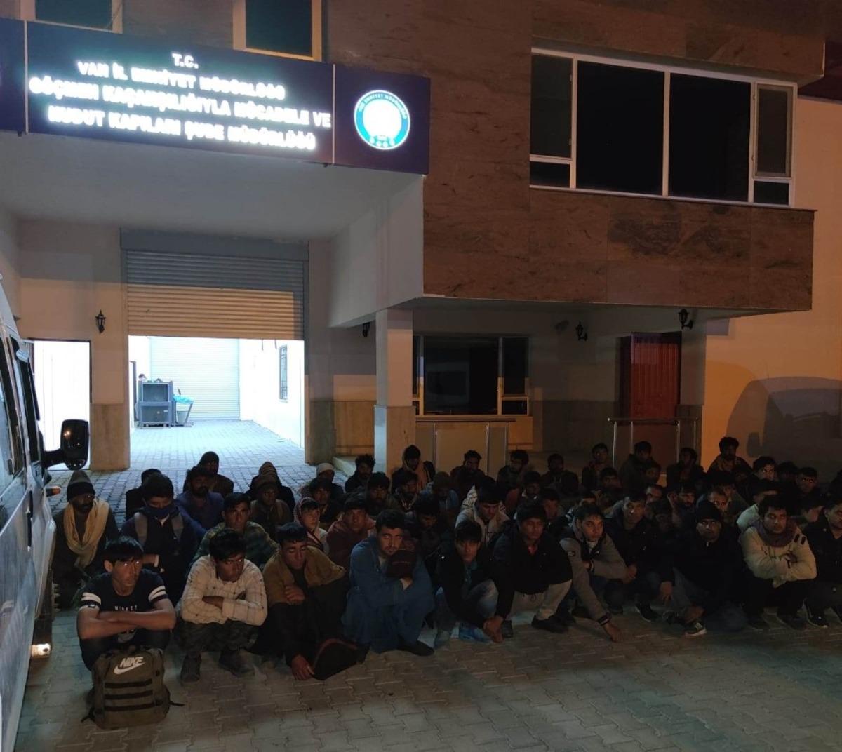 Van&rsquo;da 63 ka&ccedil;ak g&ouml;&ccedil;men yakalandı