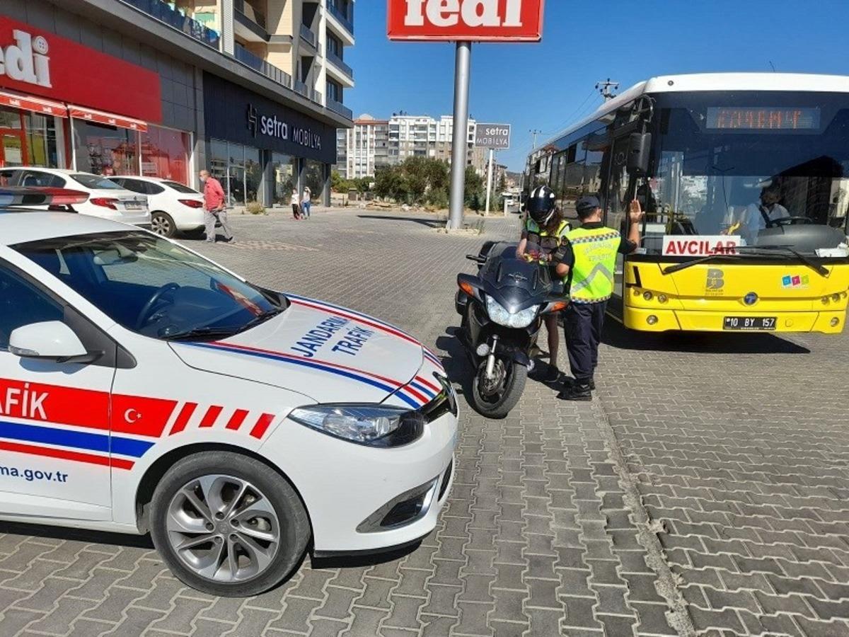 Jandarmadan 3 bin 564 araca trafik denetimi