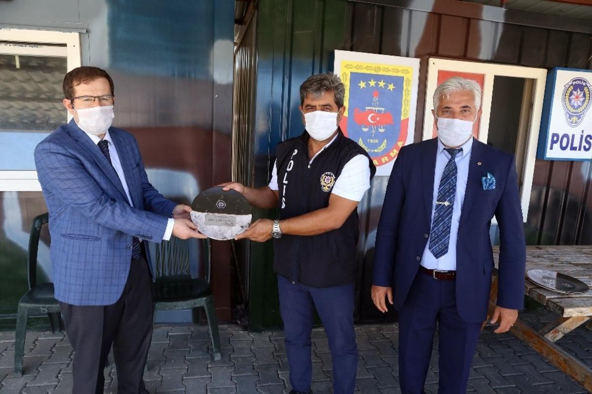 Yatağan&rsquo;da başarılı polisler &ouml;d&uuml;llendirildi
