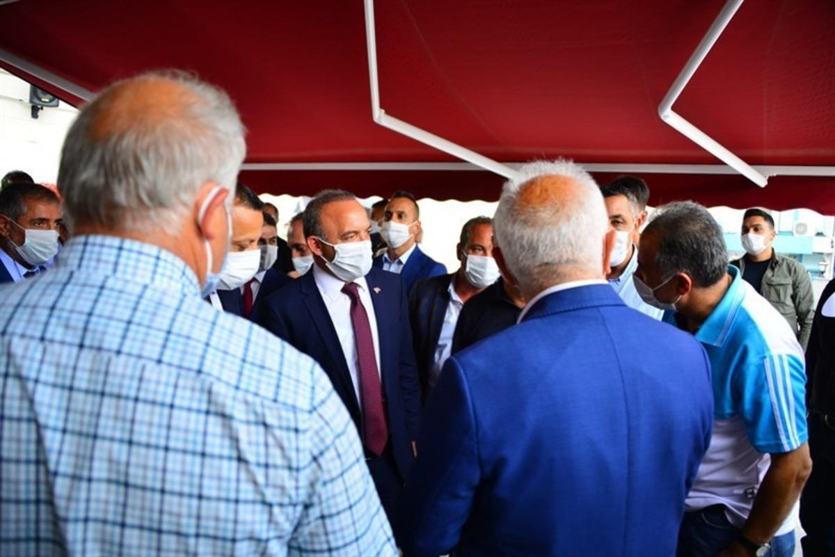 Vali H&uuml;seyin &Ouml;ner, Annesini son yolculuğuna uğurladı