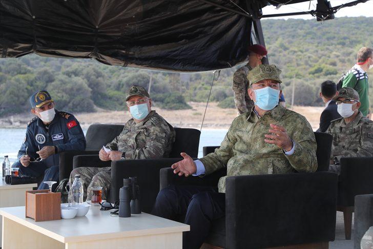 Akar ve komutanlar "Kardak kahramanları" ile bir araya geldi G2