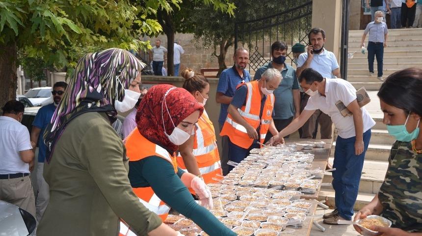 Kozan&rsquo;da 2 bin kişilik aşure ikramı
