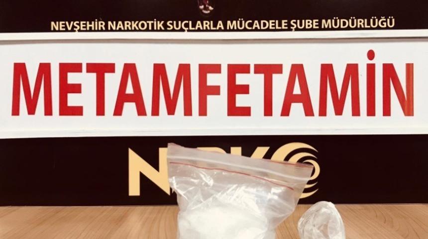 Zehir tacirleri, narkotik k&ouml;peğinden ka&ccedil;amadı