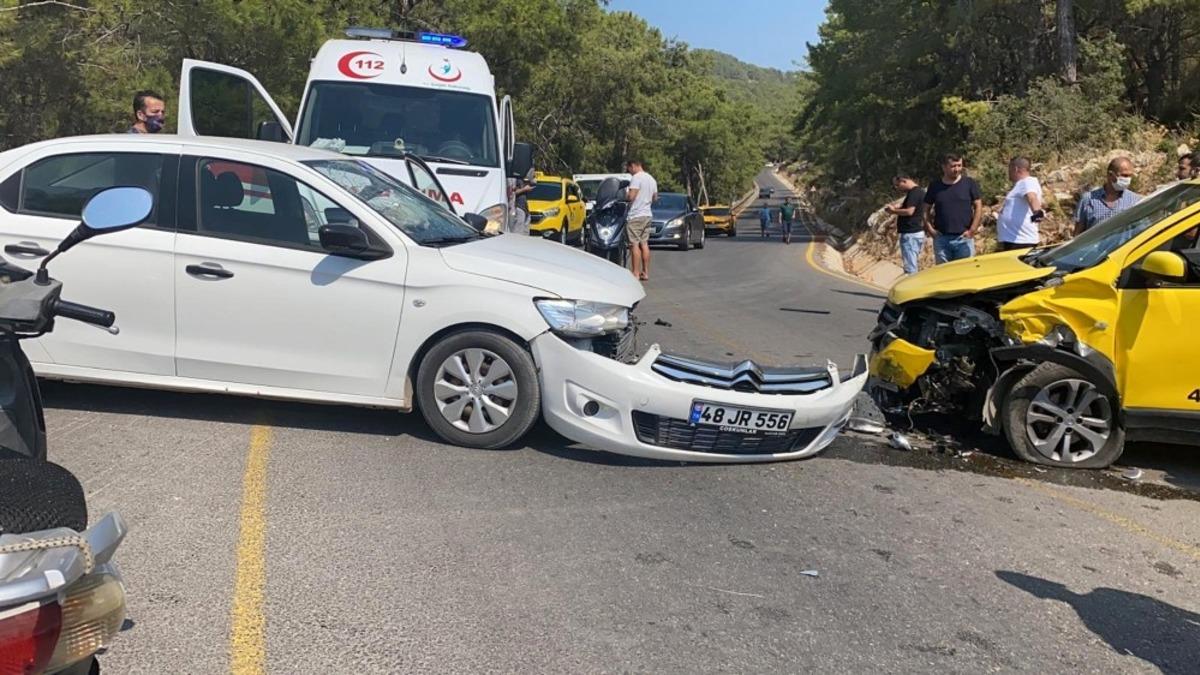Fethiye&rsquo;de trafik kazası: 6 yaralı