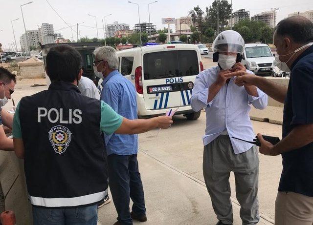 Kahta’da maske takmayan vatandaşlara ceza kesildi