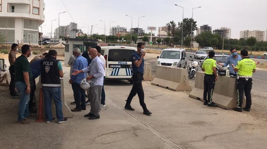 Kahta&rsquo;da maske takmayan vatandaşlara ceza kesildi