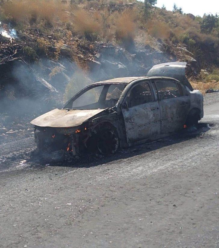 Otomobilde çıkan yangın makilik alana sıçradı G5