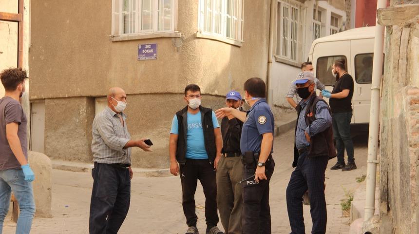 'Evde ceset var' ihbarına gittiler, büyük şok yaşadılar