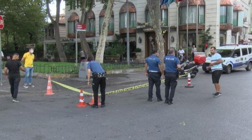 Fatih'te camiden çıkan kişi bacağından silahla vuruldu 